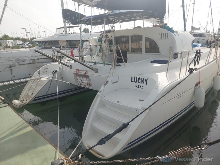 LUCKY LUCKY photo