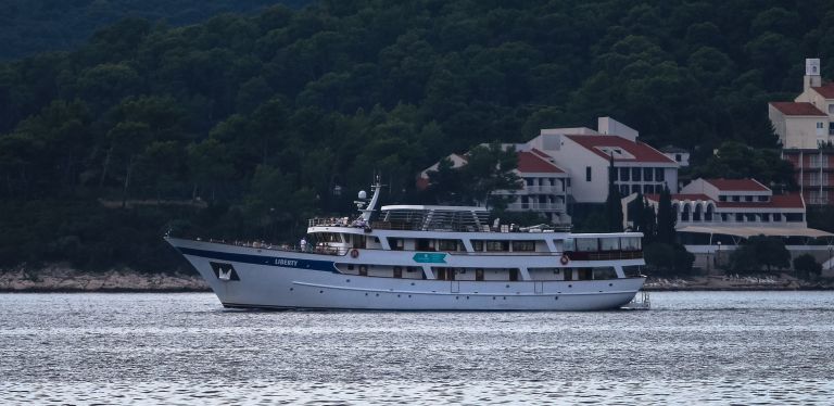 LIBERTY, Passenger ship - Details and current position - MMSI 238301940 ...