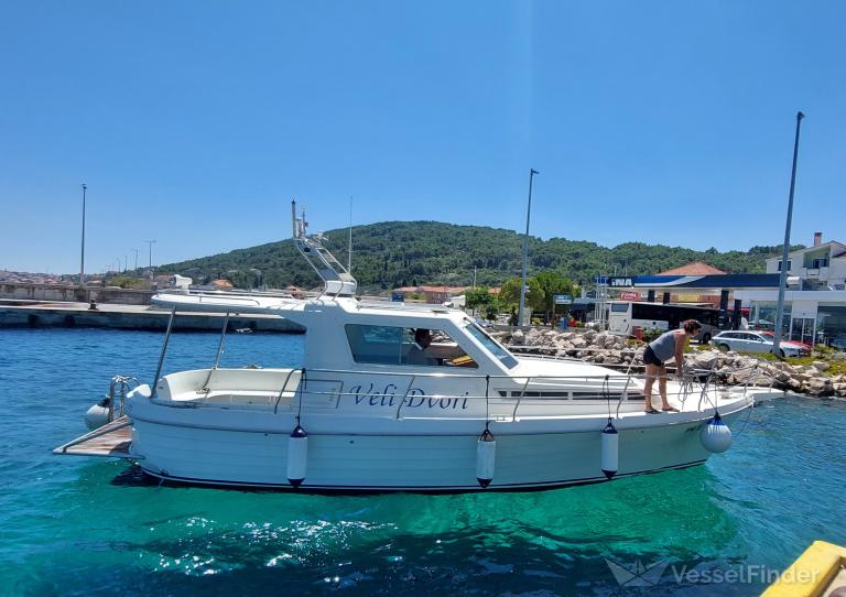 VELI DVORI photo
