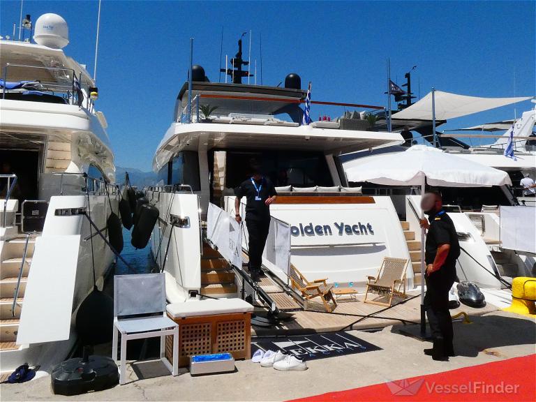 GOLDEN YACHT photo