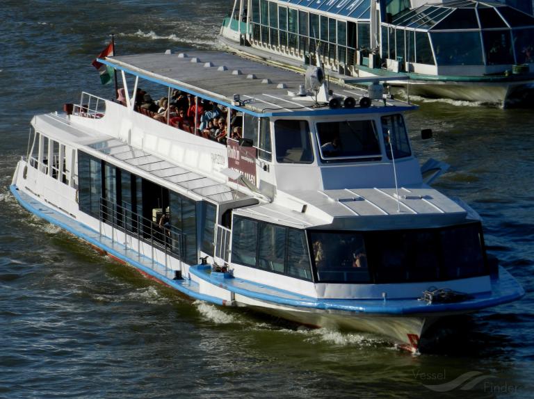RAPSZODIA, Passenger ship - Details and current position - MMSI ...