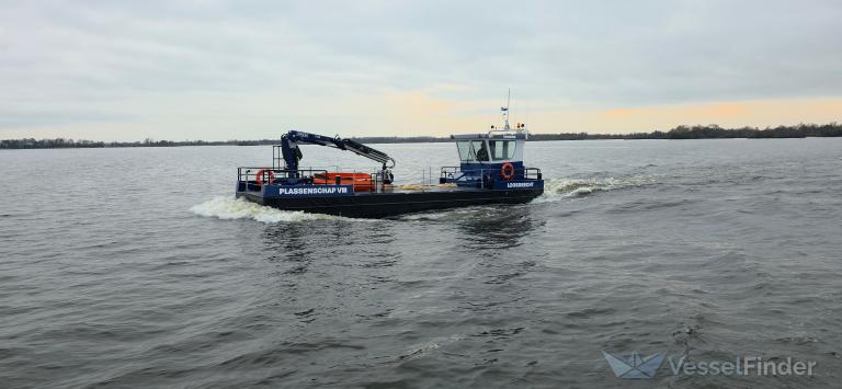 ship photo