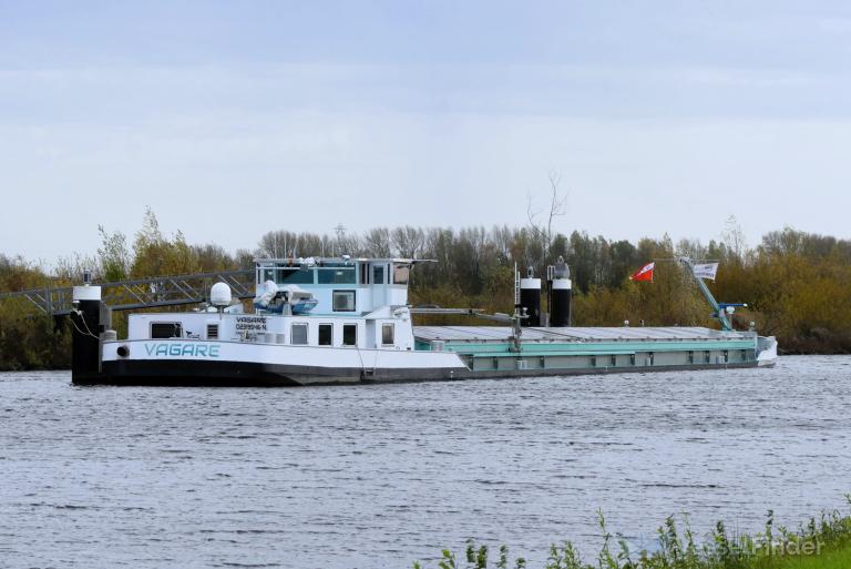 ship photo by Roeland.J