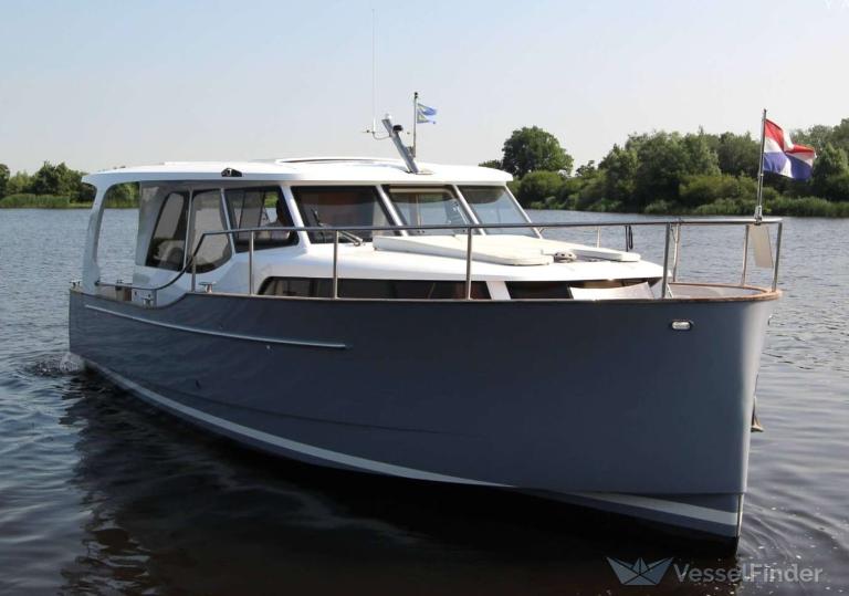 ship photo