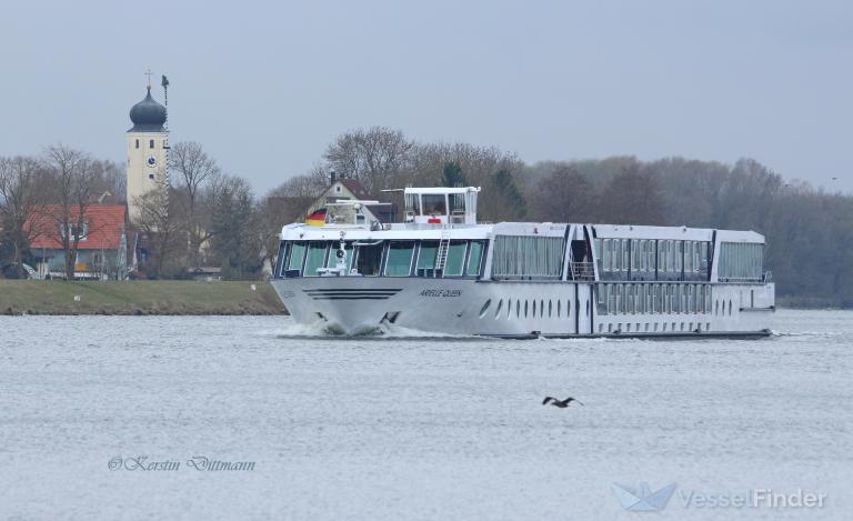 ship photo