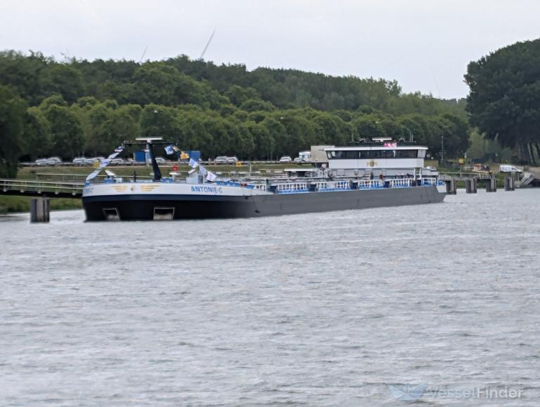 ship photo
