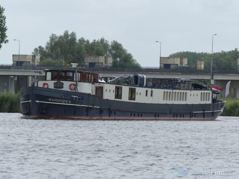 ship photo