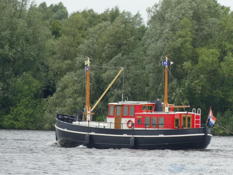 ship photo