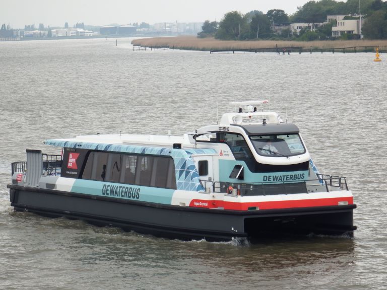 AQUA CRYSTAL, Passenger ship - Scheepsdetails en huidige positie - MMSI ...