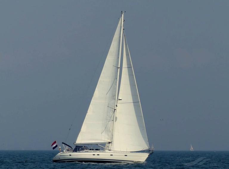 TARANA SOLO SAILER photo