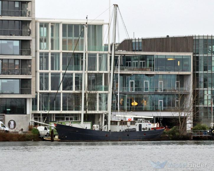 DORIS, Pleasure craft - Details and current position - ENI 02008652 ...