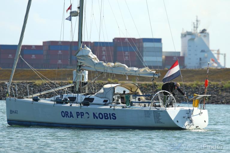 ship photo