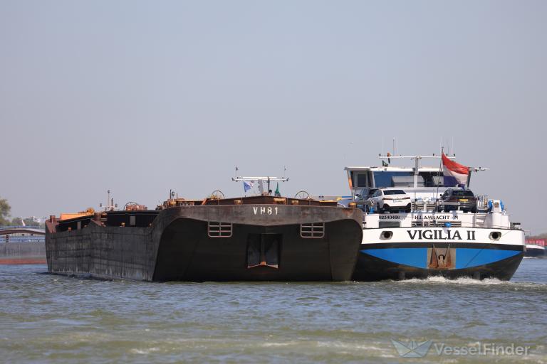 ship photo by Fluppi
