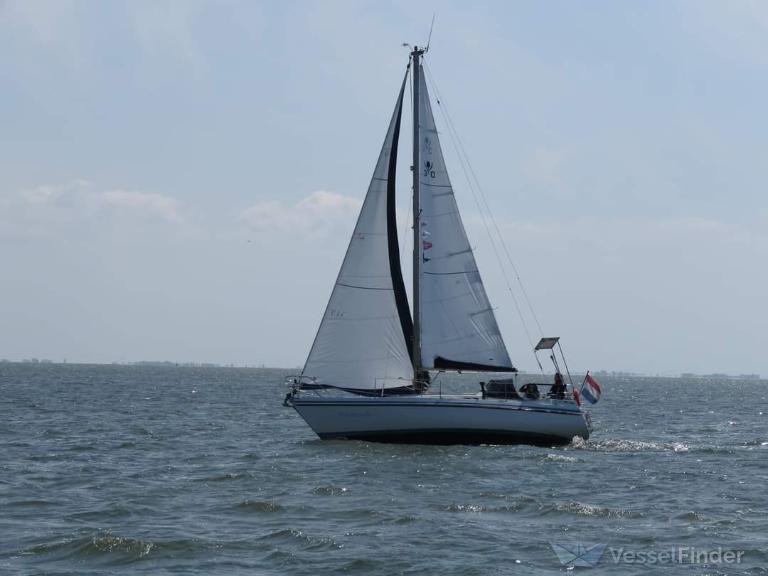 THE HAPPY SAILER photo