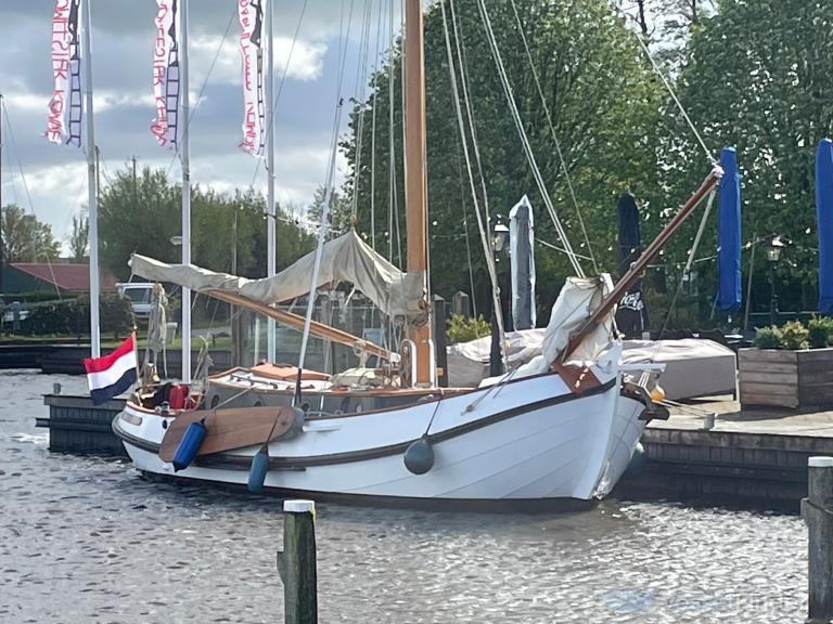 HENDRIKJE photo