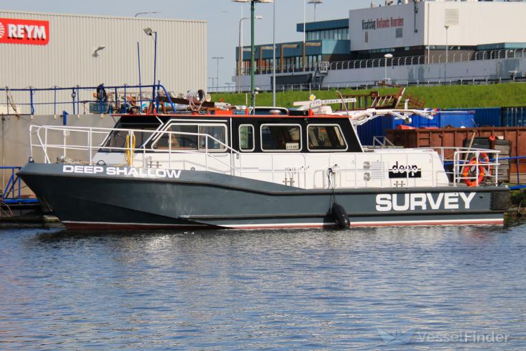 DEEP SHALLOW, Dredging or UW ops - Scheepsdetails en huidige positie ...