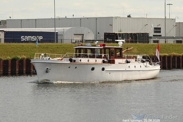 ship photo