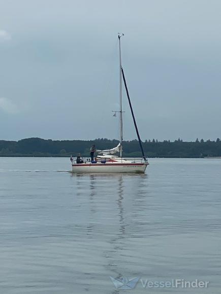 GEJAAGD DOOR DE WIND photo