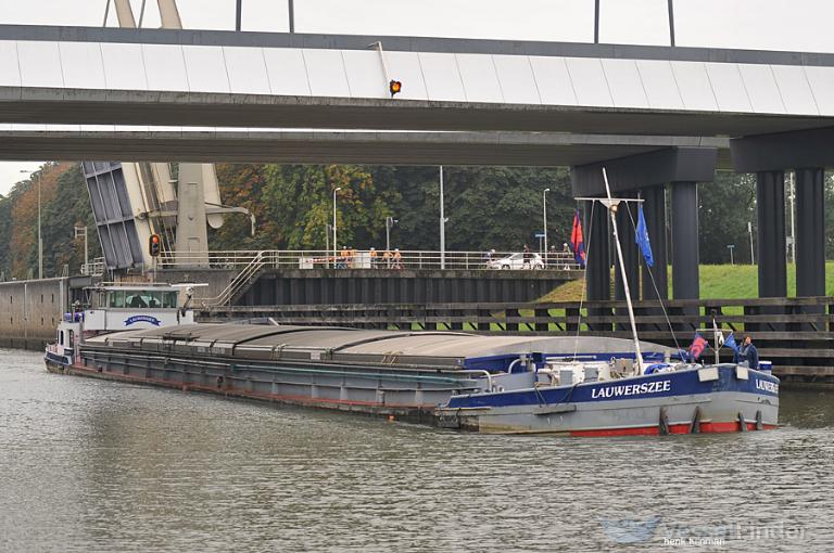 LAUWERSZEE photo
