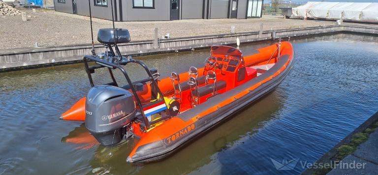 TORNADO RESCUE photo