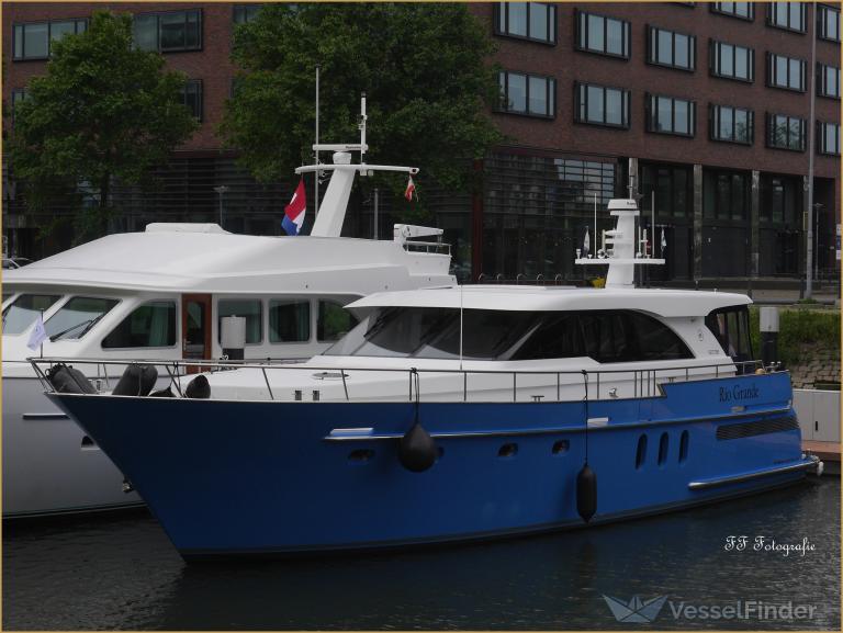ship photo