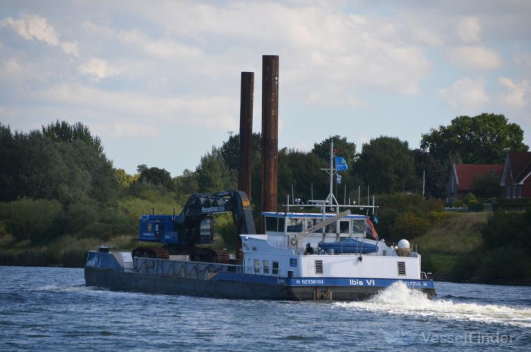 ship photo