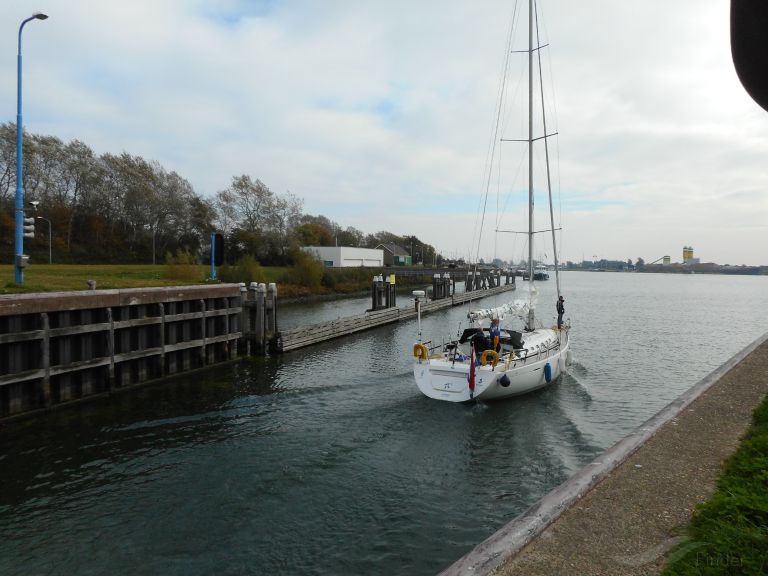 ship photo