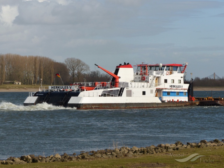ship photo