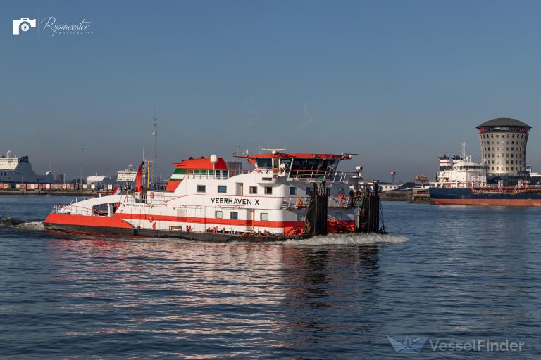 VEERHAVEN X photo