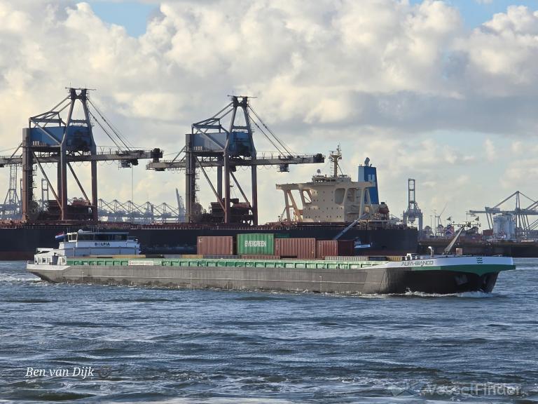 ship photo
