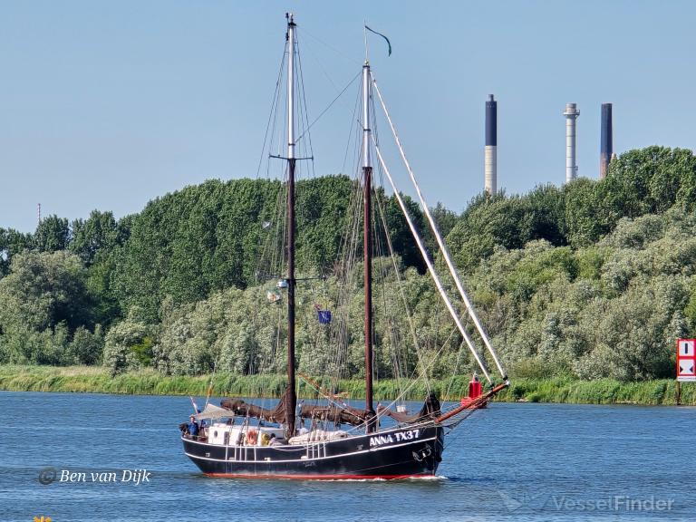 ship photo