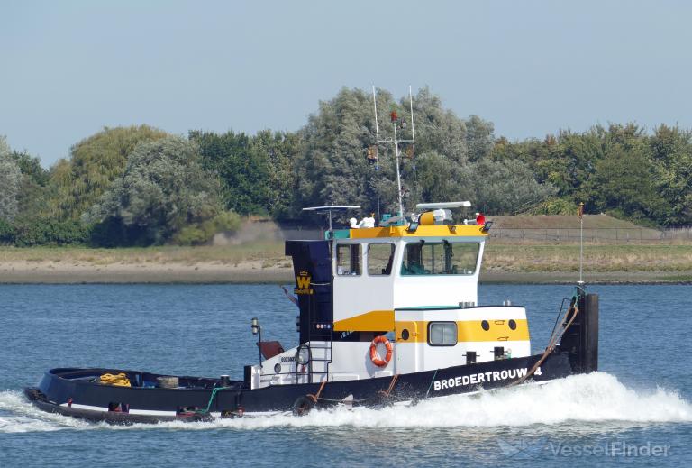 BROEDERTROUW 4 photo