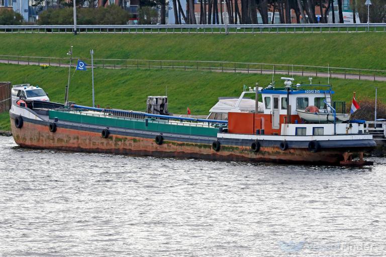 ship photo