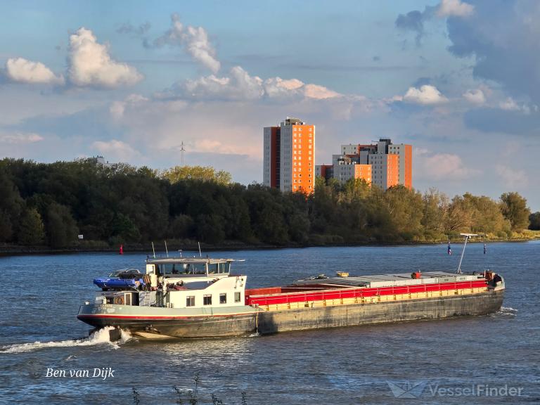 ship photo