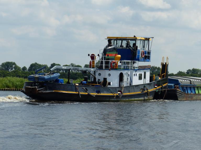 ship photo