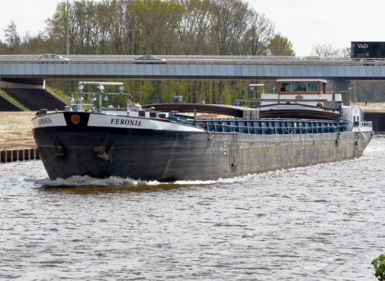 ship photo
