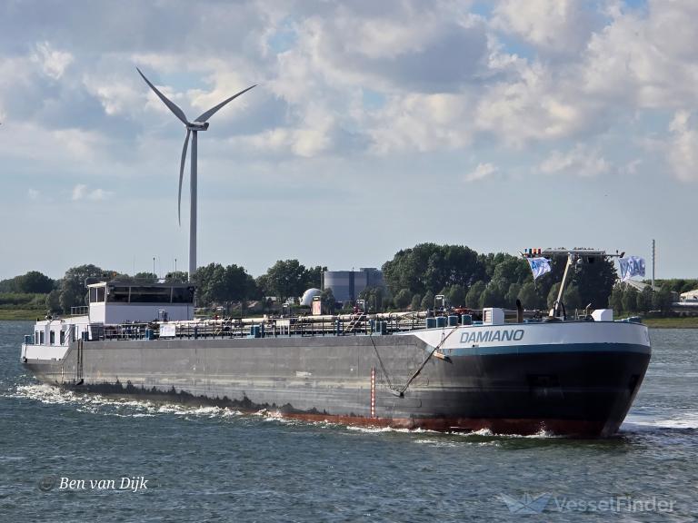 ship photo