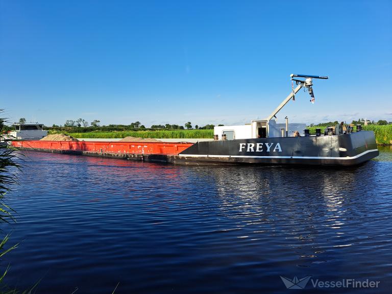 ship photo