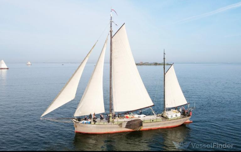 ship photo