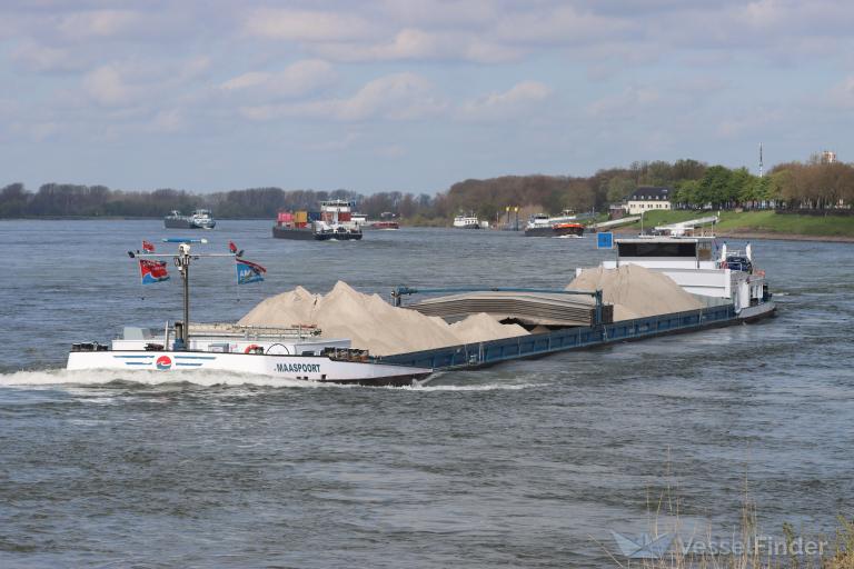 MAASPOORT, Cargo ship Details and current position MMSI 244700493