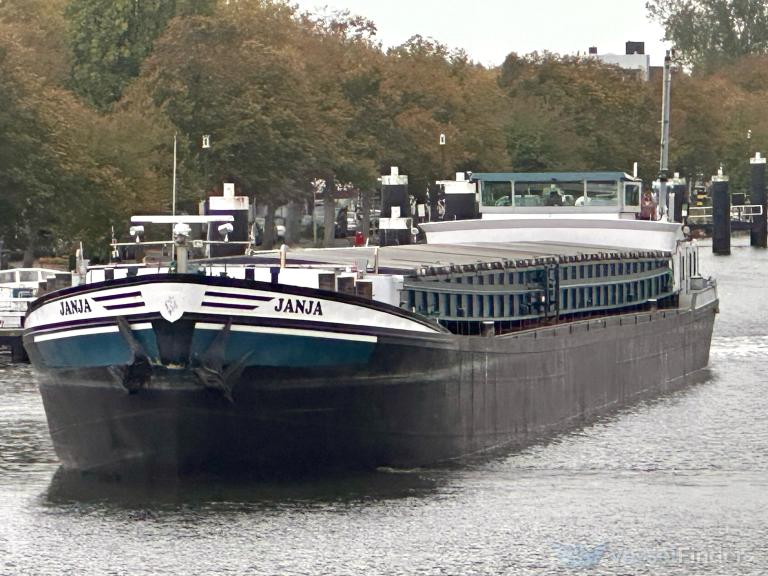 ship photo