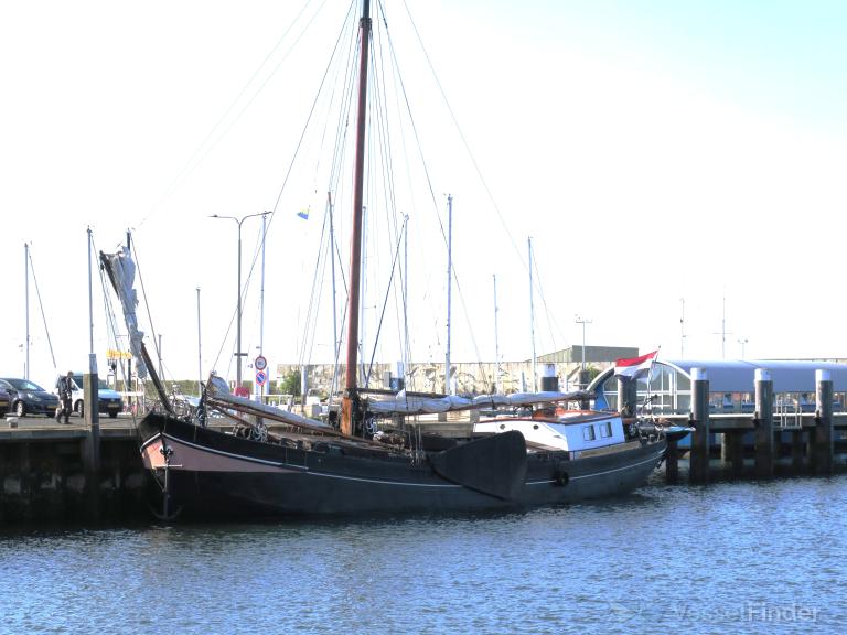 BLIJDE AANKOMST photo