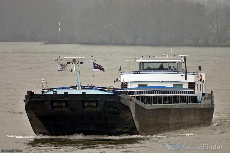 HELENA ADRIAAN photo