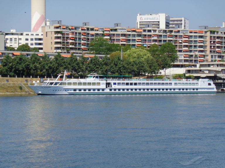 ship photo