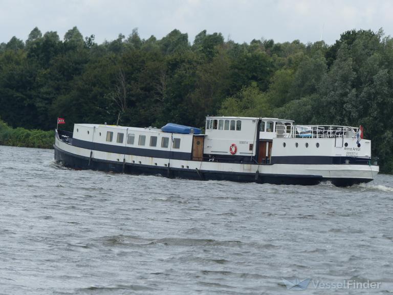 ship photo