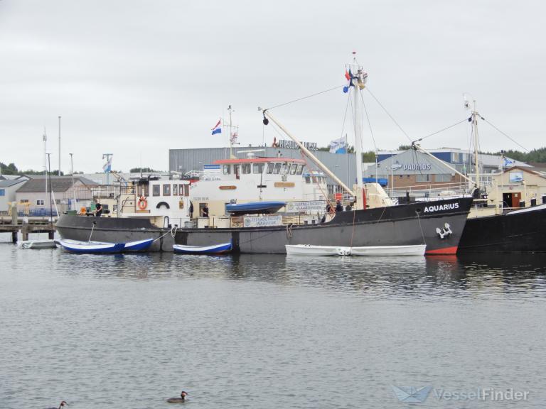 ship photo