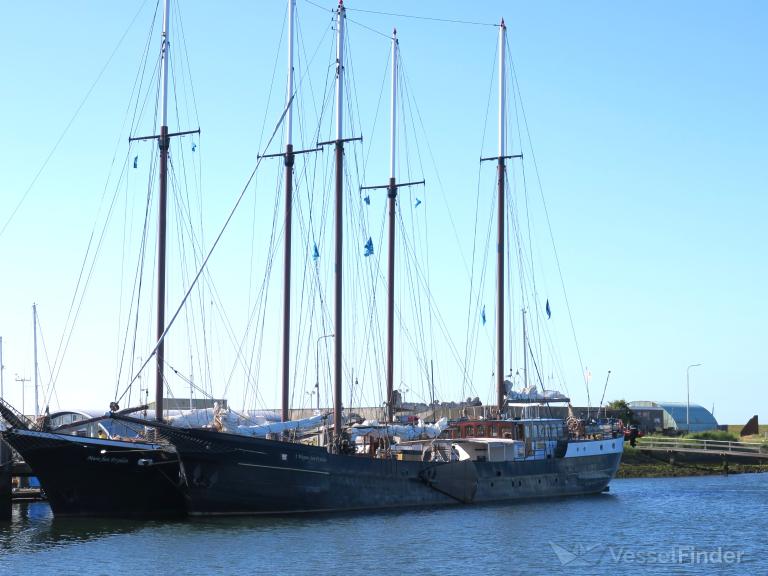 ship photo