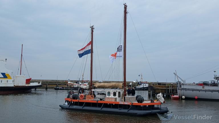 STERKE YERKE 4, Sailing vessel - Details and current position - MMSI ...