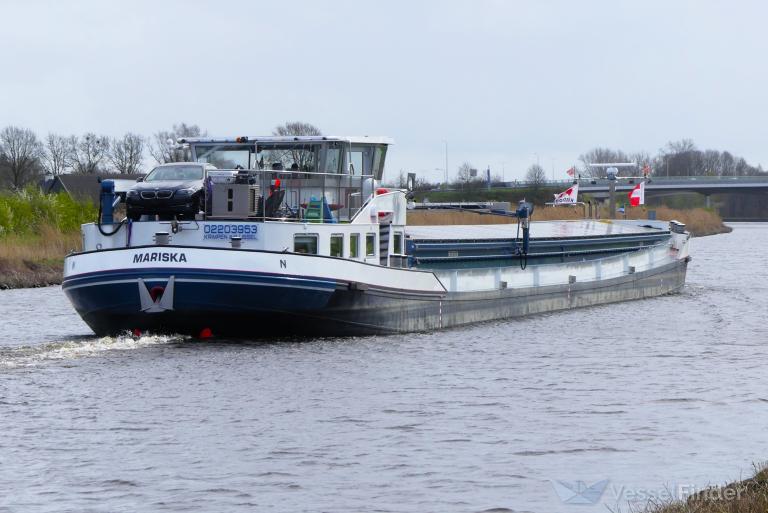 ship photo by Roeland.J