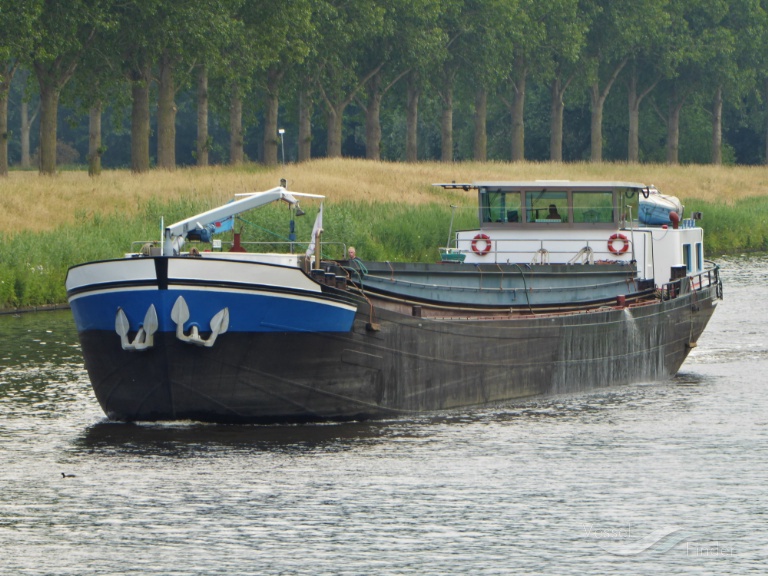 ARWI, Unknown Details and current position MMSI 244750273